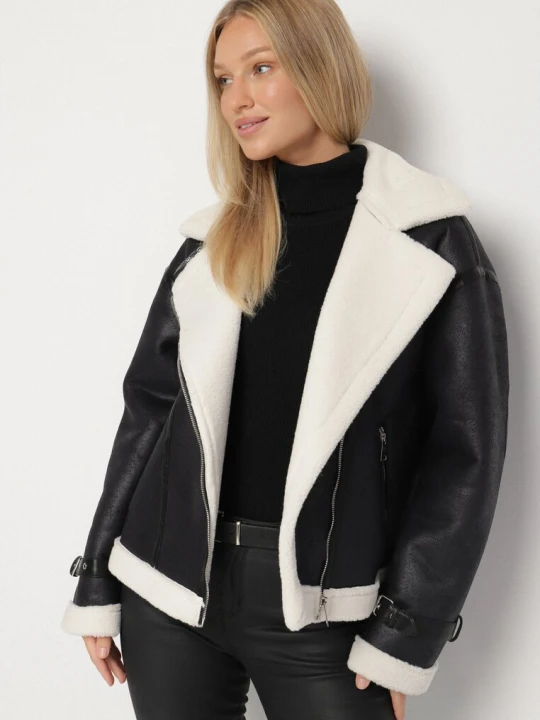 Zdjęcie produktu Czarna Kurtka Ramoneska Biker z Futerkiem i Paskami z Klamrami Mandrie J.style