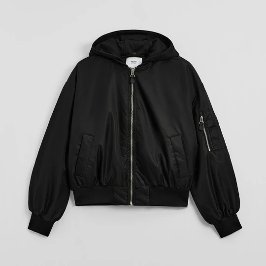 Zdjęcie produktu Czarna kurtka typu bomber z kapturem House