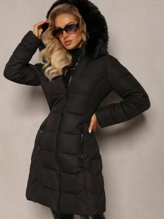 Zdjęcie produktu Czarna Kurtka z Klasycznym Pikowaniem i Kapturem z Futerkiem Aronnis New Collection