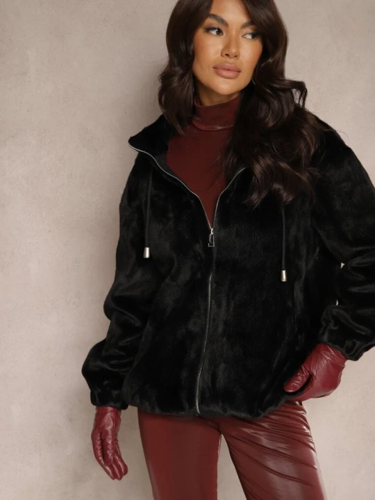 Zdjęcie produktu Czarna Kurtka ze Stójką z Futerka na Suwak Izanithea Rosse Line