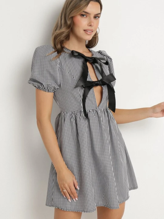 Zdjęcie produktu Czarna Rozkloszowana Sukienka w Kratkę Vichy w Stylu Retro z Wiązaniem Telionea Lovery