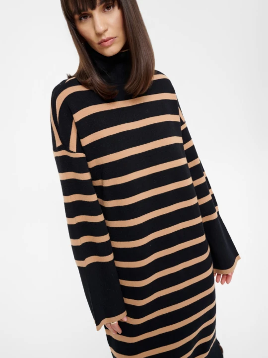 Zdjęcie produktu Czarna sukienka oversize nadruk w paski Greenpoint