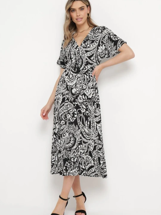 Zdjęcie produktu Czarna Sukienka W stylu Boho z Gumką w Pasie i Chwostami Wornima Melya By Melody