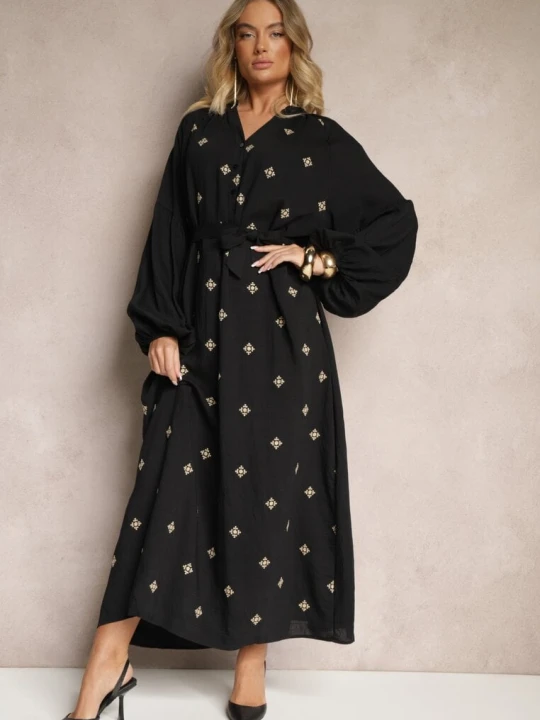 Zdjęcie produktu Czarna Sukienka z Wiskozy Oversize Ozdobiona Haftem Venalari Maja Studio