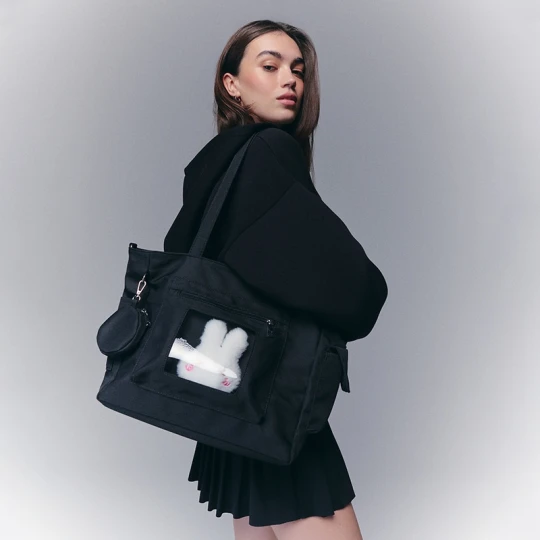 Zdjęcie produktu Czarna torba shopper z króliczkiem w kieszonce i portfelikiem House