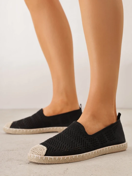 Zdjęcie produktu Czarne Ażurowe Espadryle Ozdobione Plecionką na Podeszwie i Nosku Tarniesa