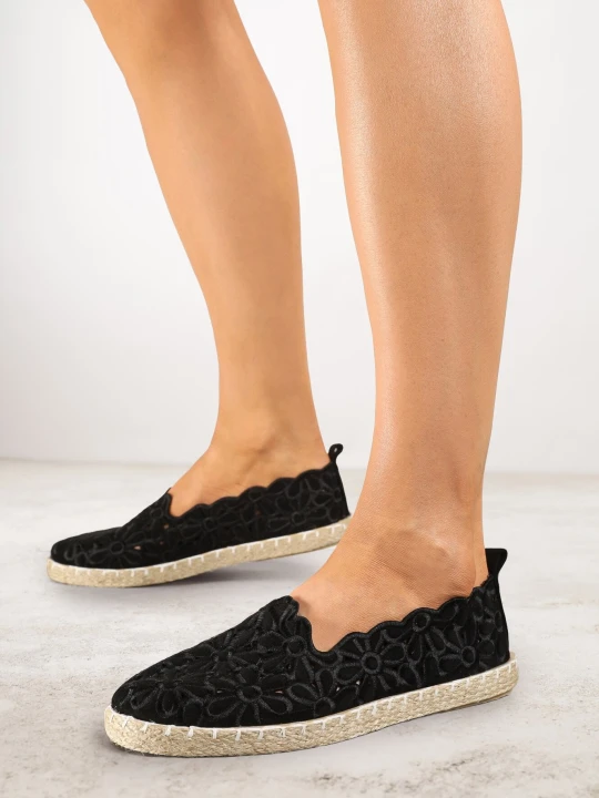 Zdjęcie produktu Czarne Ażurowe Espadryle Vices w Kwiatowy Wzór z Plecionki Donavia