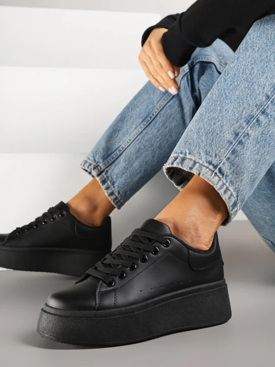 Zdjęcie produktu Czarne Basicowe Sneakersy na Platformie Jorvisa Via Giulia