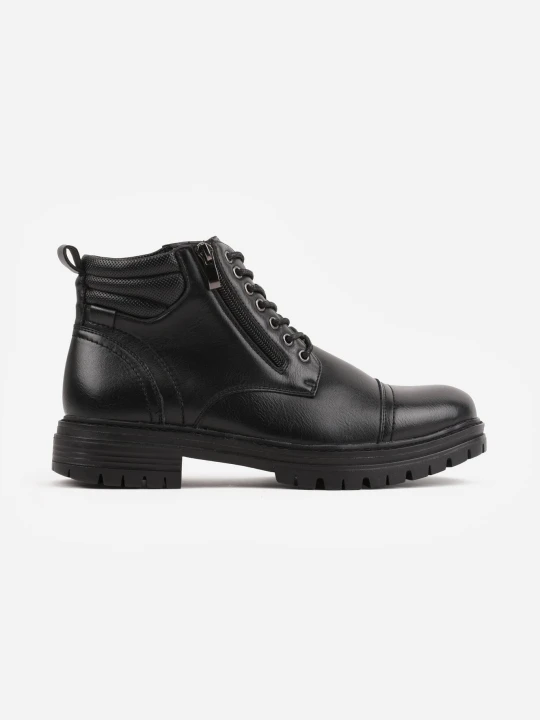 Zdjęcie produktu Czarne Botki Workery w Rockowym Stylu Ozdobione z Boku Suwakiem Lisidore C'M Paris