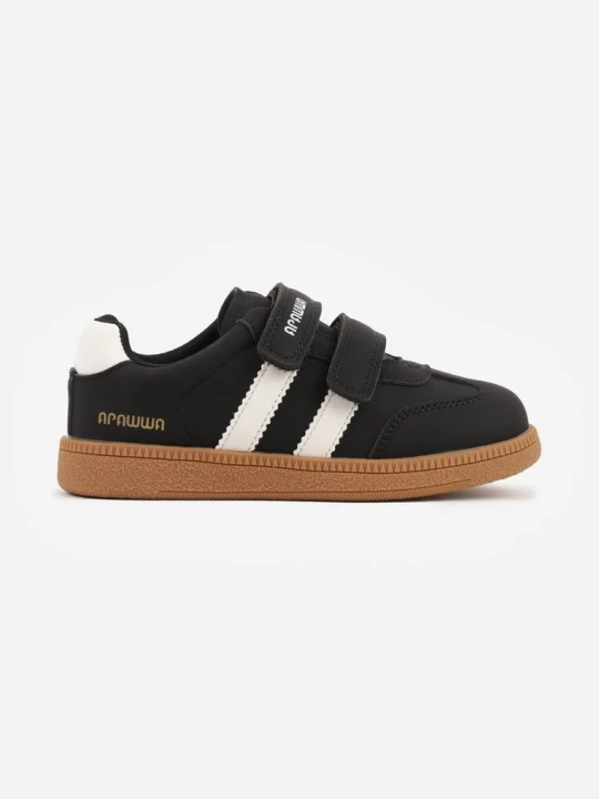 Zdjęcie produktu Czarne Buty Sportowe Sneakersy ze Skórzaną Wkładką Napisami i Paskami Nemoreli Apawwa