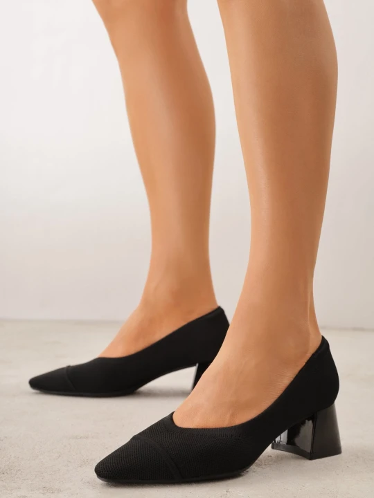 Zdjęcie produktu Czarne Dzianinowe Czółenka VICES na Niskim Słupku z Miękkim Zapiętkiem i Wkładką Soft-Step Kaleana