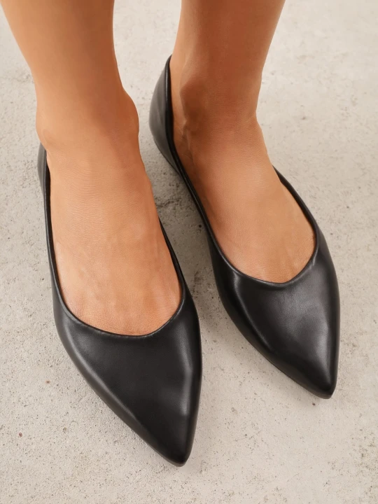 Zdjęcie produktu Czarne Eleganckie Eleganckie Balerinki z Noskiem w Szpic Abssis Goodin