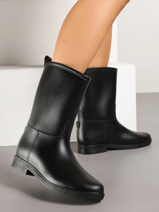 Zdjęcie produktu Czarne Eleganckie Kalosze z Ozdobnym Przeszyciem Lenrisa