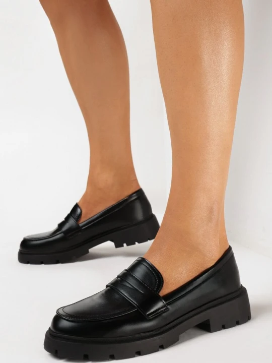 Zdjęcie produktu Czarne Eleganckie Mokasyny z Imitacji Skóry Unasse Super Mode