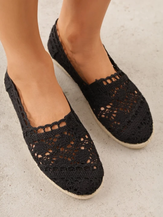 Zdjęcie produktu Czarne Espadryle z Ażurową Cholewką i Plecioną Podeszwą Gratifyinglys Ballada