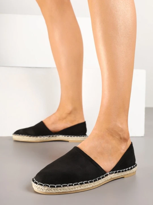 Zdjęcie produktu Czarne Espadryle Ozdobione Wyciętą Cholewką i Plecionką Wommea Bellucci