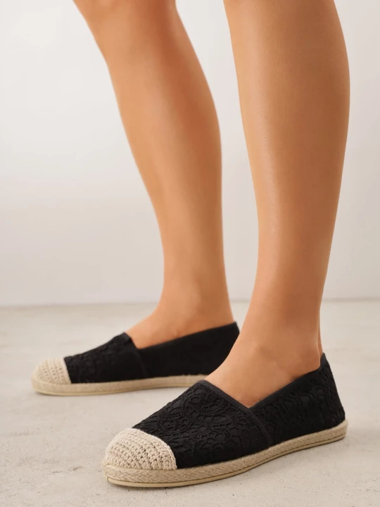 Zdjęcie produktu Czarne Espadryle z Koronkową Cholewką i Podeszwą z Plecionki Marilex Ballada