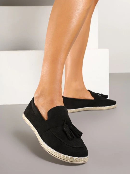 Zdjęcie produktu Czarne Espadryle z Ozdobnymi Chwostami Varilia Via Giulia