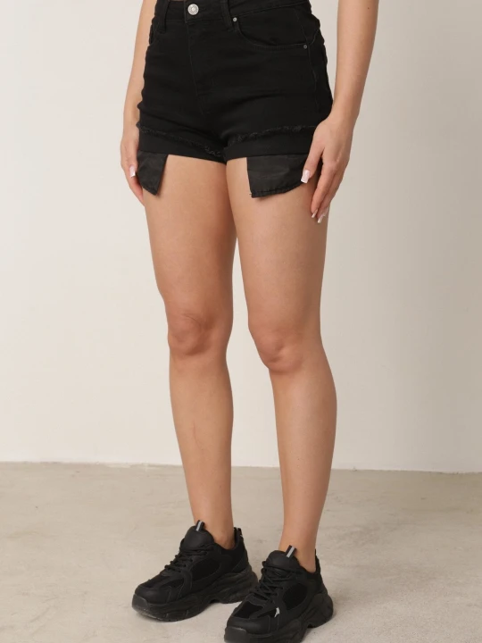 Zdjęcie produktu Czarne Jeansowe Szorty z Wysokim Stanem o Asymetrycznym Wykończeniu z Efektem Push-Up Afisea Redseventy