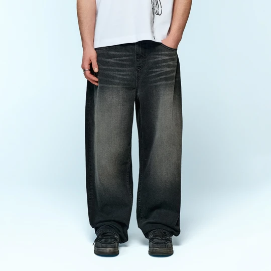 Zdjęcie produktu Czarne jeansy baggy loose fit z aplikacją w stylu gothic House