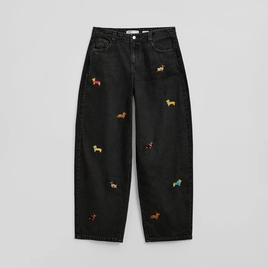 Zdjęcie produktu Czarne jeansy baggy z haftem piesków House