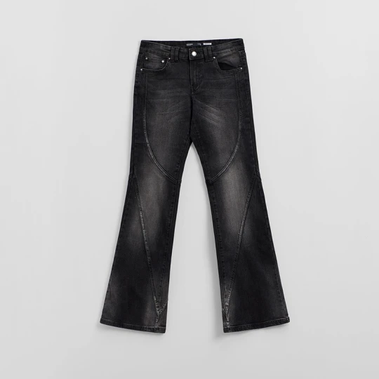 Zdjęcie produktu Czarne jeansy bootcut z ozdobnymi cięciami House