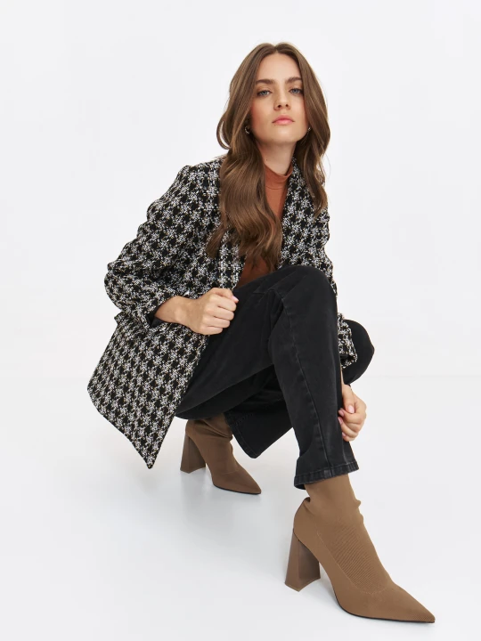 Zdjęcie produktu Czarne jeansy damskie o kroju mom fit TOP SECRET