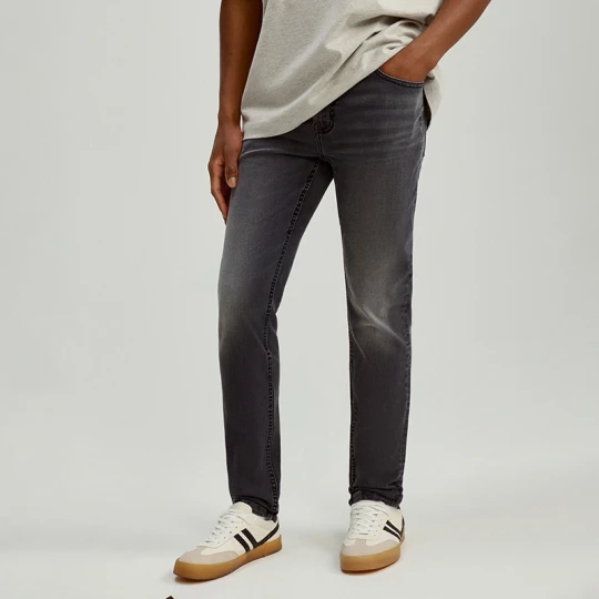Zdjęcie produktu Czarne jeansy slim fit z efektem sprania House