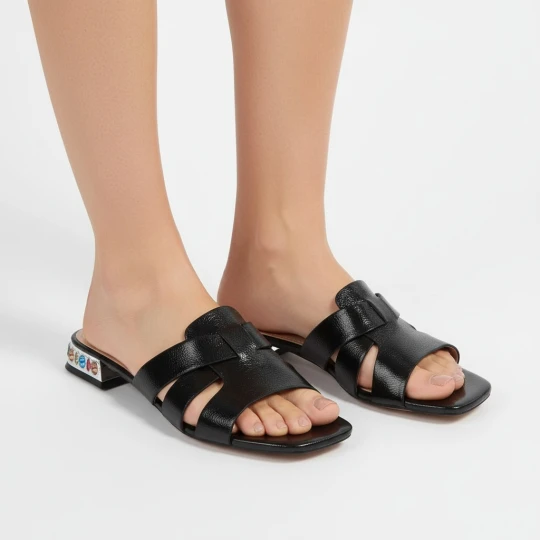 Zdjęcie produktu Czarne Klapki Givana Eleganckie Obuwie Damskie