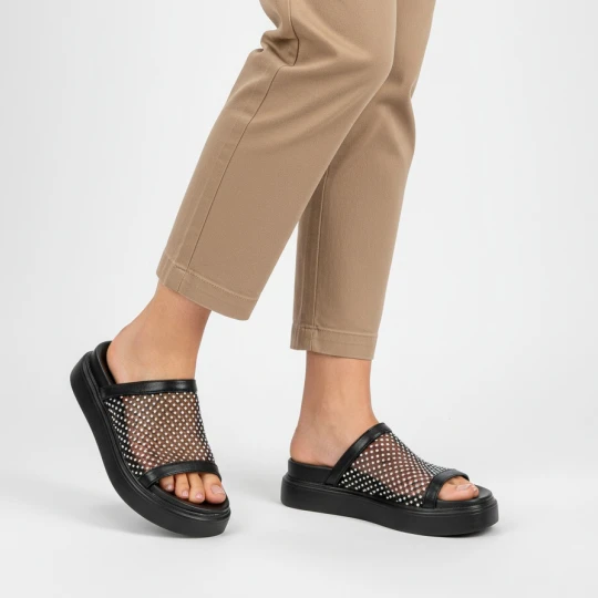 Zdjęcie produktu Klapki damskie S. Barski, eleganckie na platformie z siateczką, czarne, MY51-016