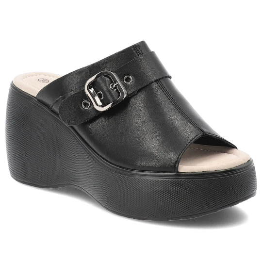 Zdjęcie produktu Klapki damskie S. Barski, na koturnie skórzane z miękkimi wkładkami eleganckie i wygodne, czarne, LR51-542