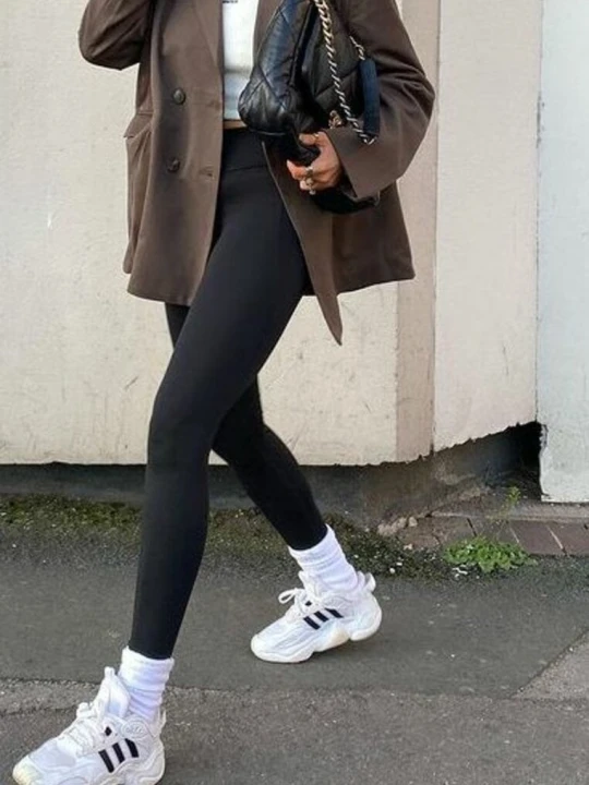 Zdjęcie produktu Czarne Legginsy Cirino J.style
