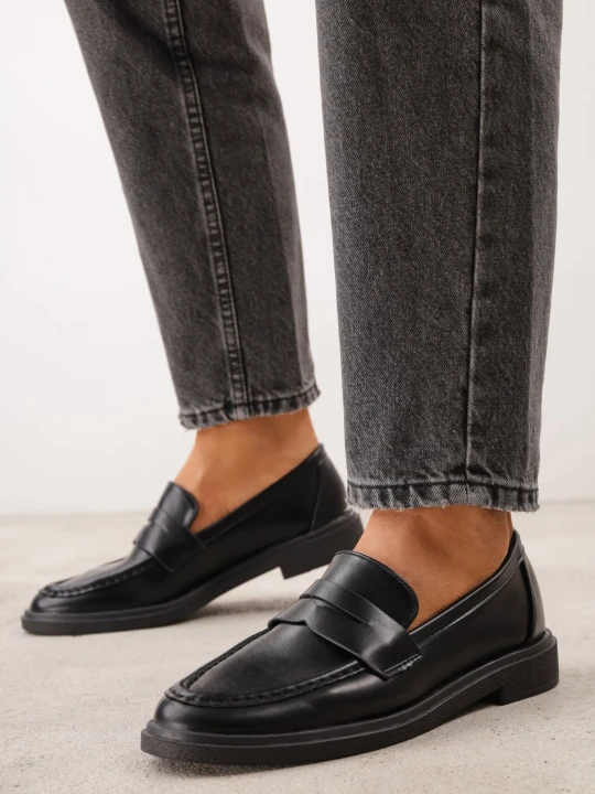 Zdjęcie produktu Czarne Mokasyny VICES o Klasycznym Fasonie na Płaskim Obcasie Acintta