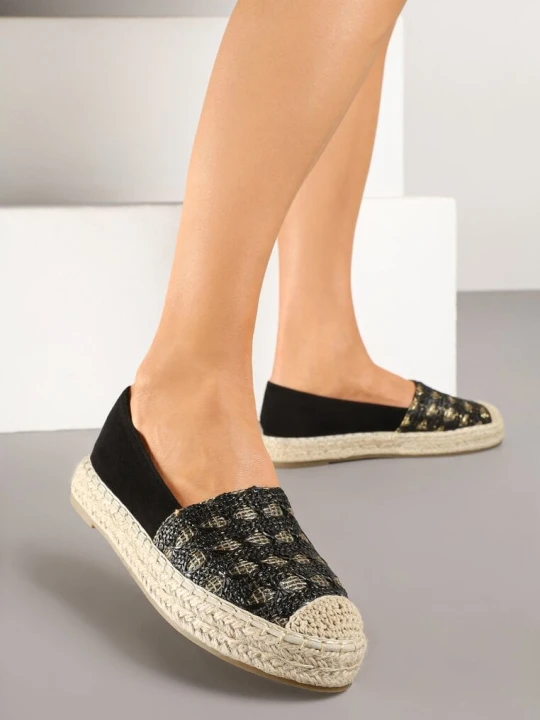 Zdjęcie produktu Czarne Espadryle z Plecionym Sznurkiem i Geometrycznym Wzorem Sdivira Milas91