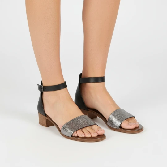 Zdjęcie produktu Czarne Sandały Armodo Eleganckie Obuwie Damskie