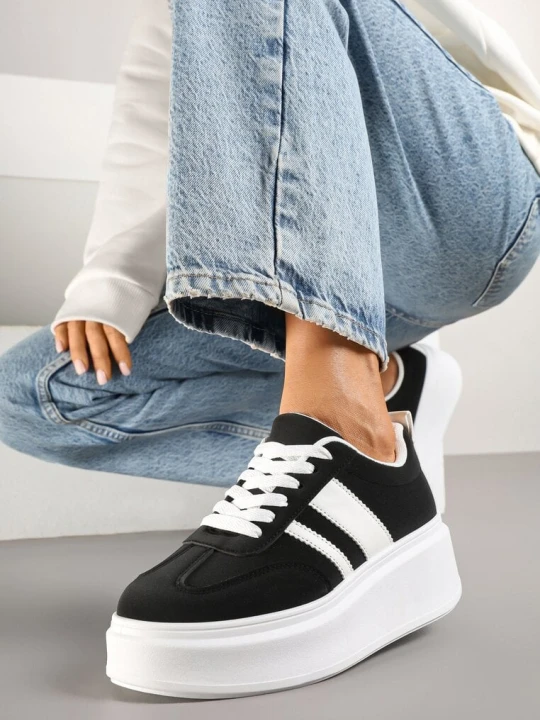 Zdjęcie produktu Czarne Sneakersy Klasyczne Tenisówki na Grubej Podeszwie z Koturnem Adessia Ideal