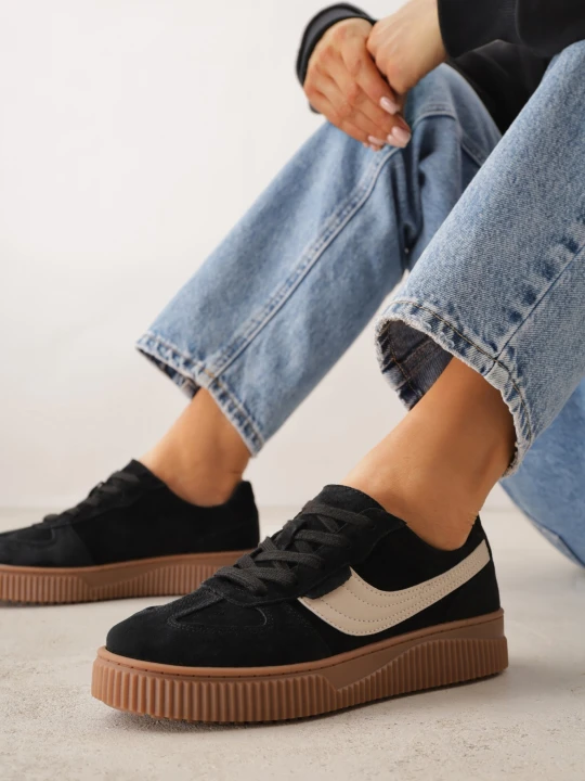 Zdjęcie produktu Czarne Sneakersy Kultowe Tenisówki z Zamszu Naturalnego ze Skórzaną Wkładką Rionae Santorio