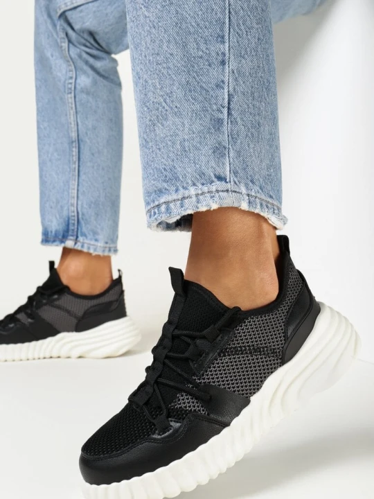 Zdjęcie produktu Czarne Sneakersy na Grubej Podeszwie Demetra