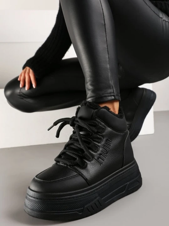 Zdjęcie produktu Czarne Sneakersy na Grubej Podeszwie Mocno Ocieplane Futrem Leavinael Vices