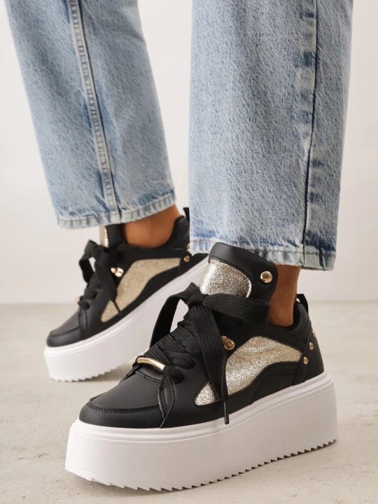 Zdjęcie produktu Czarne Sneakersy na Grubej Podeszwie z Metalicznymi Wstawkami i Nitami Azirra