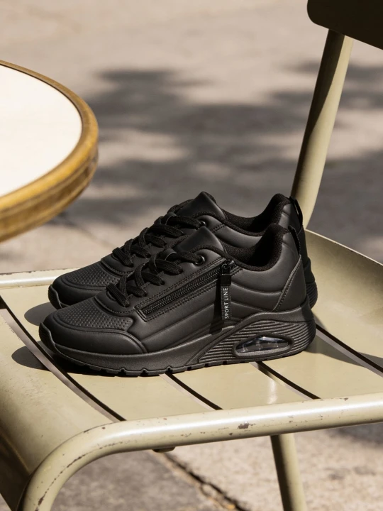 Zdjęcie produktu Czarne Sneakersy na Grubej Podeszwie z Tłoczonymi Paskami Justinalin