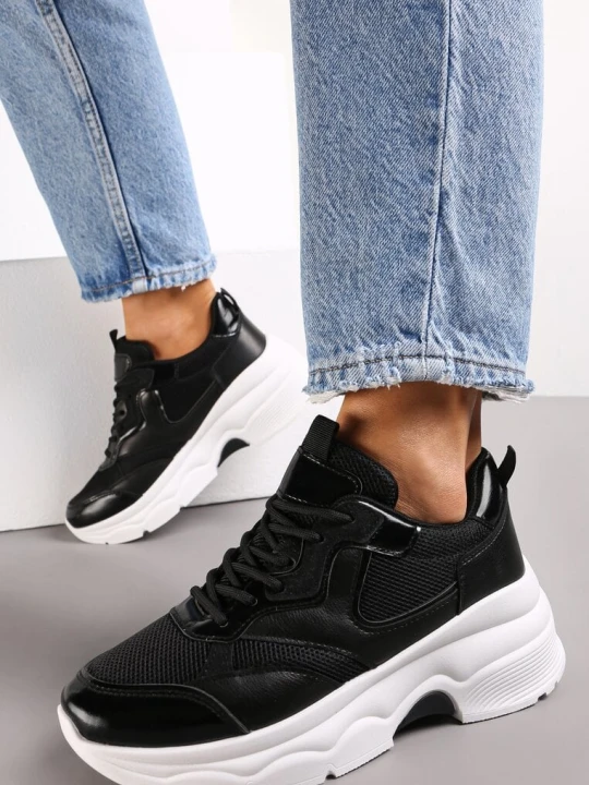 Zdjęcie produktu Czarne Sneakersy na Grubej Podeszwie ze Wstawkami z Perforacją Lanya