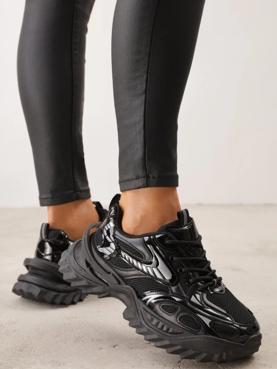 Zdjęcie produktu Czarne Sneakersy na Grubej Tłoczonej Podeszwie z Geometrycznym Motywem Alinia MSMG