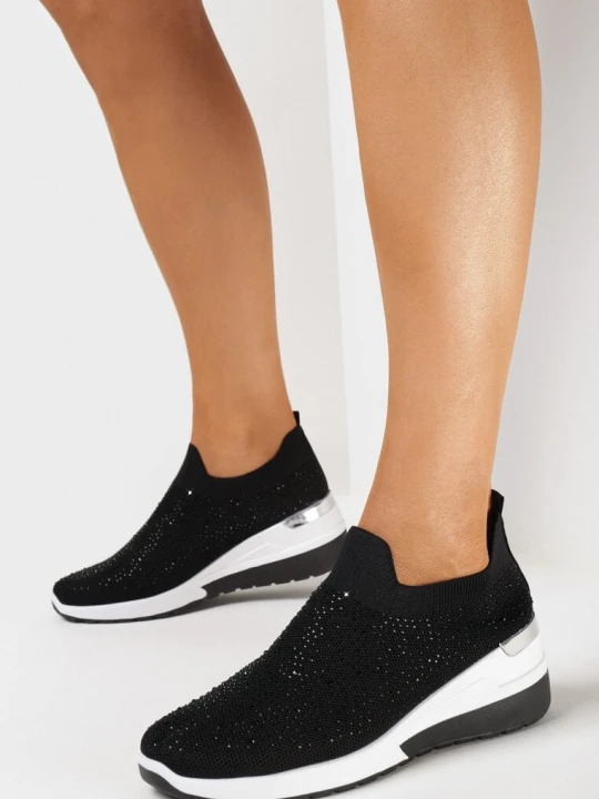 Zdjęcie produktu Czarne Sneakersy na Koturnie z Elastyczną Cholewką z Cyrkoniami Neatisa