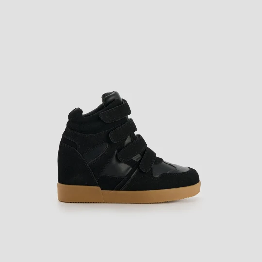 Zdjęcie produktu Czarne sneakersy na koturnie z imitacji zamszu House