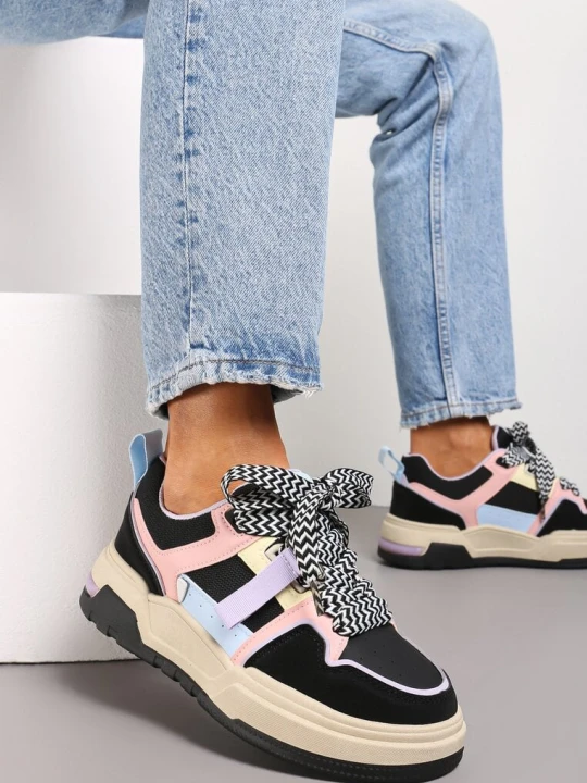 Zdjęcie produktu Czarne Sneakersy na Płaskiej Podeszwie z Grubymi Sznurówkami i Przeszyciami Joliat