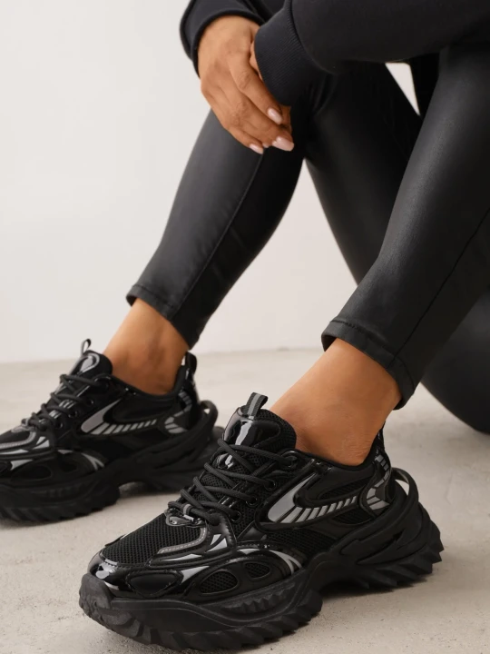 Zdjęcie produktu Czarne Sneakersy na Platformie Typu Chunky Ozdobione Geometrycznym Wzorem Sawia MSMG