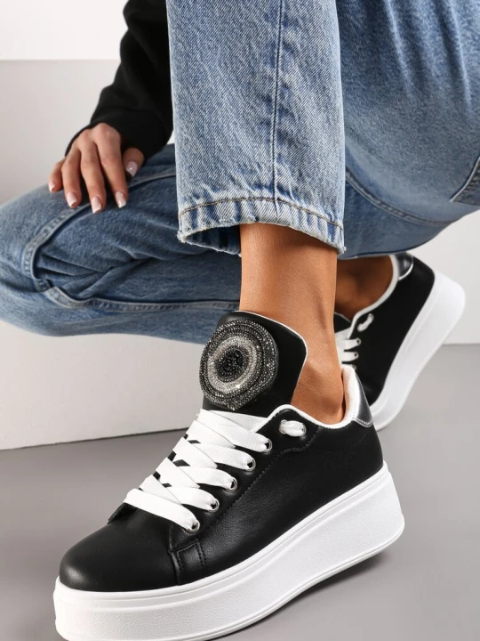Zdjęcie produktu Czarne Sneakersy na Platformie z Cyrkoniami na Szerokim Języku Esirel