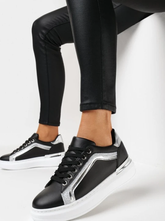 Zdjęcie produktu Czarne Sneakersy na Platformie z Metalicznymi Wstawkami Tilene