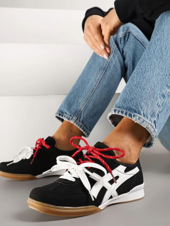 Zdjęcie produktu Czarne Sneakersy Ozdobione Geometrycznym Wzorem i Podwójnym Sznurowaniem Hirozi